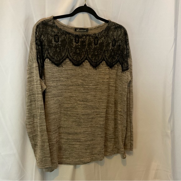 Loramendi Women’s Long Sleeve Heathered Oatmeal color with Black lace trim XL - Picture 2 of 16